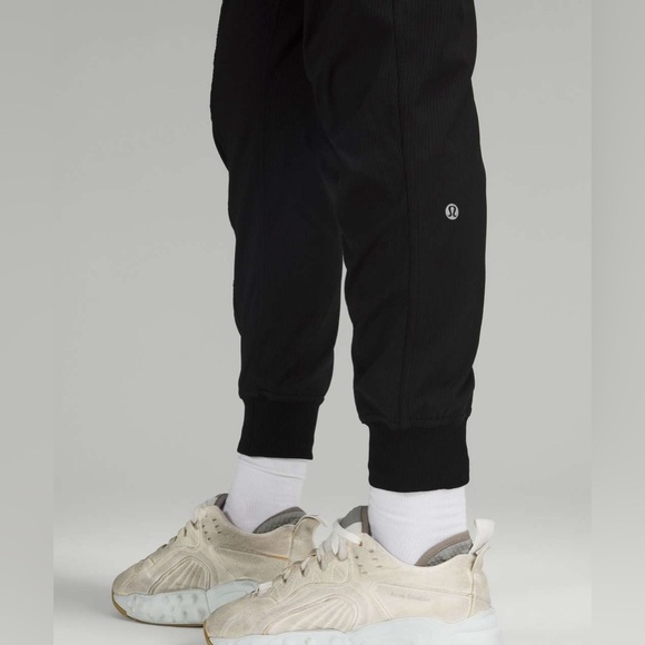 Lululemon Mid-Rise Dance Studio Jogger Black, Size 14 - Picture 5 of 14